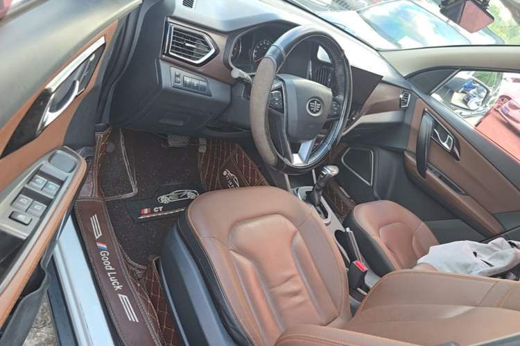 Used FAW Senya R7 2016 1.6L Automatic Luxury Model Driver Seat