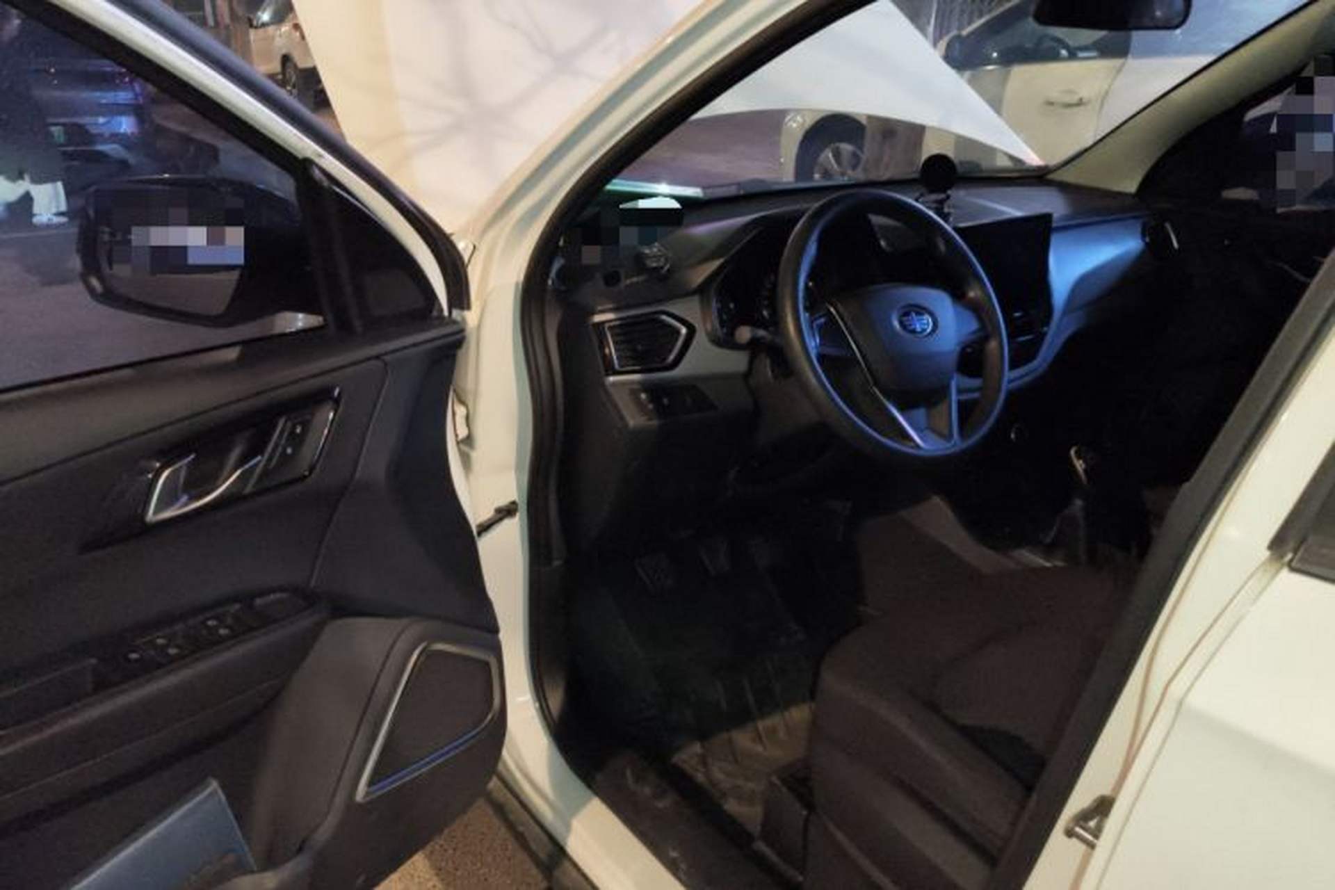 Used FAW Senya R7 2016 1.6L Manual Comfort Model Driver Seat