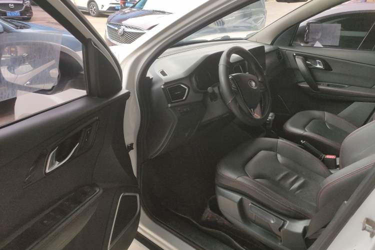 Used FAW Senya R7 2016 1.6L Automatic Smart Version Driver Seat