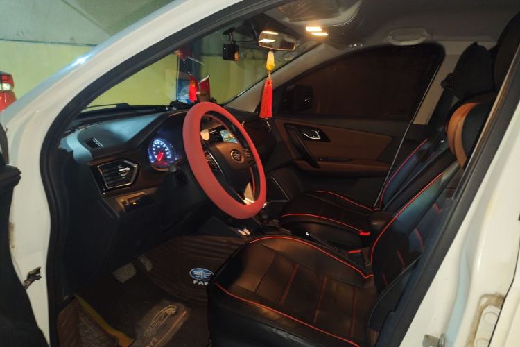 Used FAW Senya R7 2016 1.6L Automatic Luxury Model Driver Seat