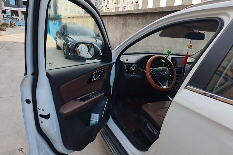 Used FAW Senya R7 2016 1.6L Manual Smart Version Driver Seat
