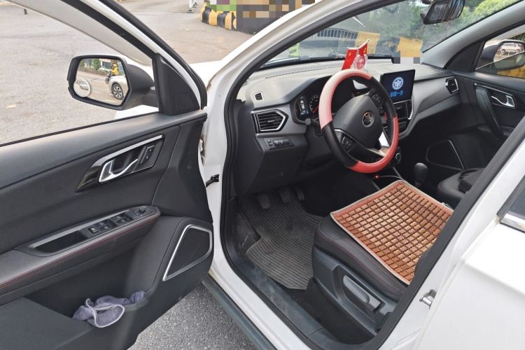 Used FAW Senya R7 2016 1.6L Manual Smart Version Driver Seat
