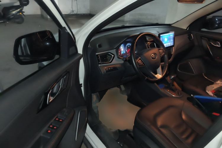 Used FAW Senya R7 2016 1.6L Automatic Prestige Model Driver Seat