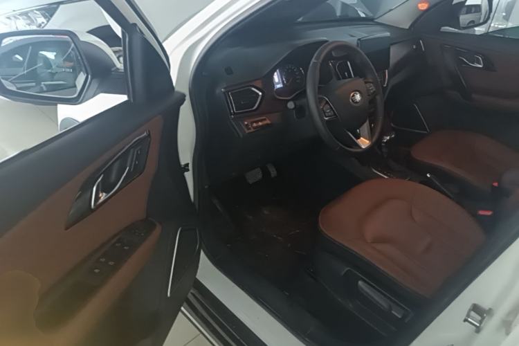 Used FAW Senya R7 2016 1.6L Automatic Smart Version Driver Seat
