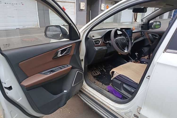 Used FAW Senya R7 2016 1.6L Manual Luxury Model Driver Seat