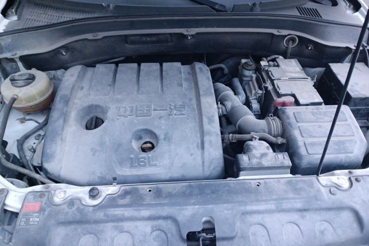 Used FAW Senya R7 2016 1.6L Manual Luxury Version Engine Bay