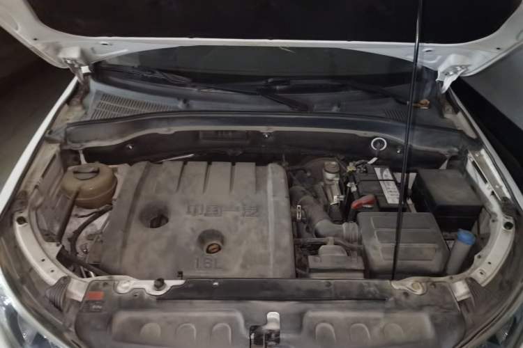 Used FAW Senya R7 2016 1.6L Manual Smart Version Engine Bay