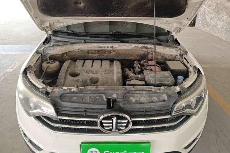 Used FAW Senya R7 2016 1.6L Manual Luxury Model Engine Bay