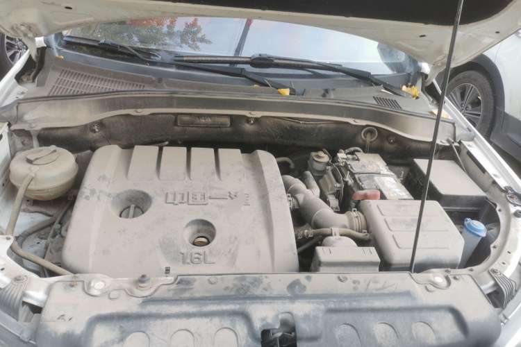 Used FAW Senya R7 2016 1.6L Manual Luxury Model Engine Bay