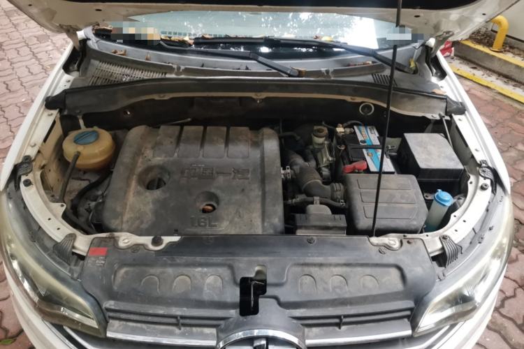 Used FAW Senya R7 2016 1.6L Manual Smart Version Engine Bay