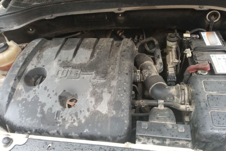 Used FAW Senya R7 2016 1.6L Manual Luxury Model Engine Bay