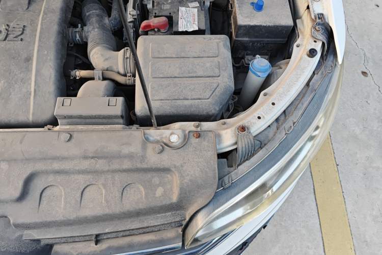 Used FAW Senya R7 2016 1.6L Manual Smart Version Engine Bay Left