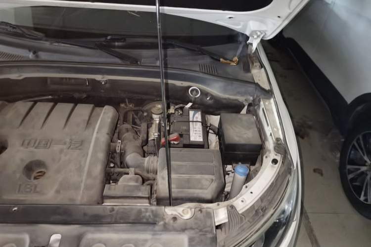 Used FAW Senya R7 2016 1.6L Manual Smart Version Engine Bay Left