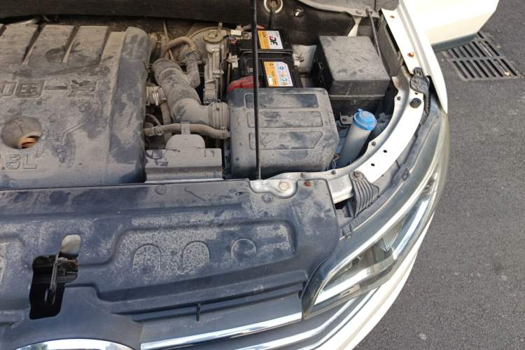 Used FAW Senya R7 2016 1.6L Manual Smart Version Engine Bay Left