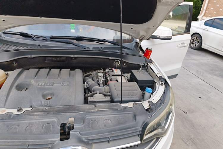 Used FAW Senya R7 2016 1.6L Manual Smart Version Engine Bay Left