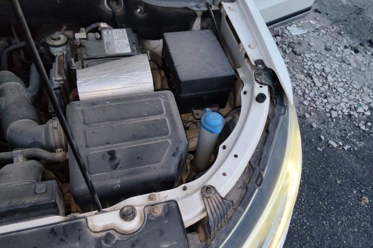 Used FAW Senya R7 2016 1.6L Manual Luxury Model Engine Bay Left