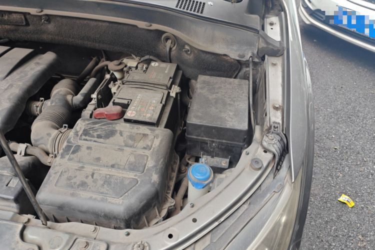 Used FAW Senya R7 2016 1.6L Manual Luxury Model Engine Bay Left
