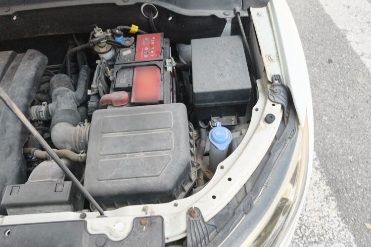 Used FAW Senya R7 2016 1.6L Manual Luxury Model Engine Bay Left