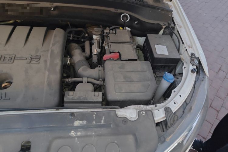 Used FAW Senya R7 2016 1.6L Automatic Luxury Model Engine Bay Left