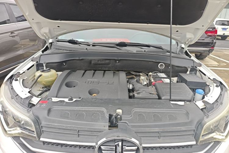 Used FAW Senya R7 2016 1.6L Automatic Prestige Model Engine Bay
