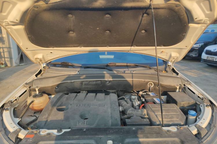 Used FAW Senya R7 2016 1.6L Manual Smart Version Engine Bay