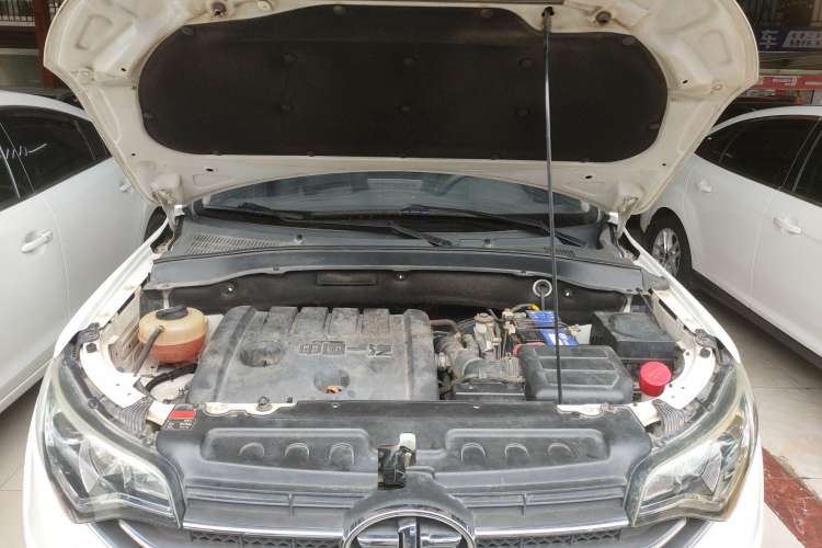 Used FAW Senya R7 2016 1.6L Automatic Smart Version Engine Bay