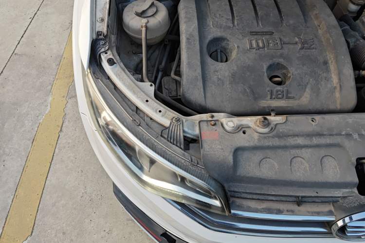 Used FAW Senya R7 2016 1.6L Manual Smart Version Engine Bay Right