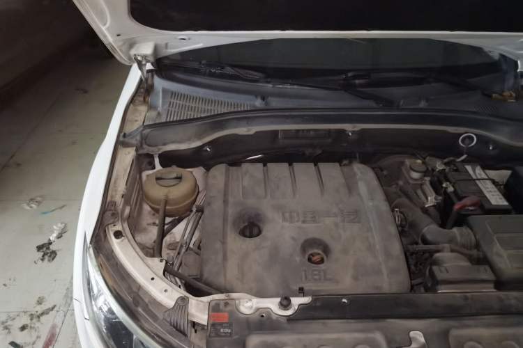 Used FAW Senya R7 2016 1.6L Manual Smart Version Engine Bay Right