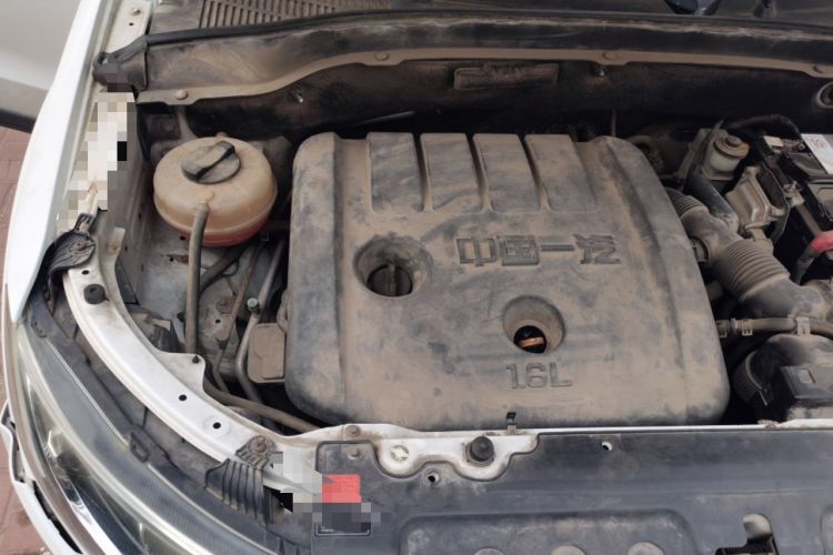Used FAW Senya R7 2016 1.6L Manual Luxury Model Engine Bay Right