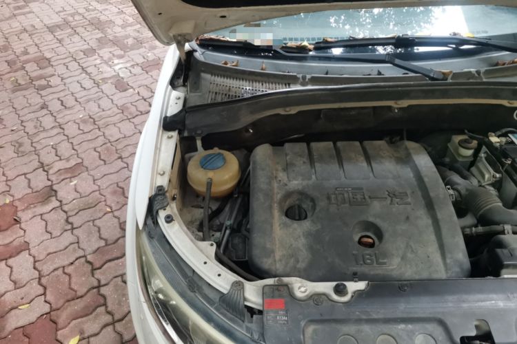 Used FAW Senya R7 2016 1.6L Manual Smart Version Engine Bay Right