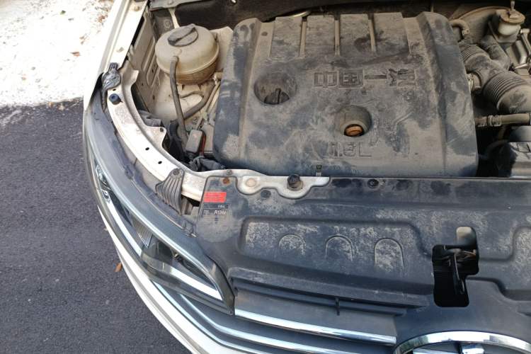 Used FAW Senya R7 2016 1.6L Manual Smart Version Engine Bay Right