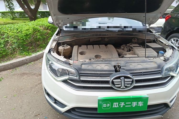 Used FAW Senya R7 2016 1.6L Manual Luxury Model Engine Bay Right