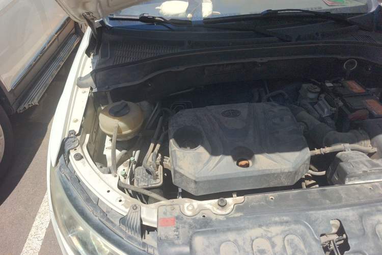 Used FAW Senya R7 2016 1.6L Manual Luxury Model Engine Bay Right
