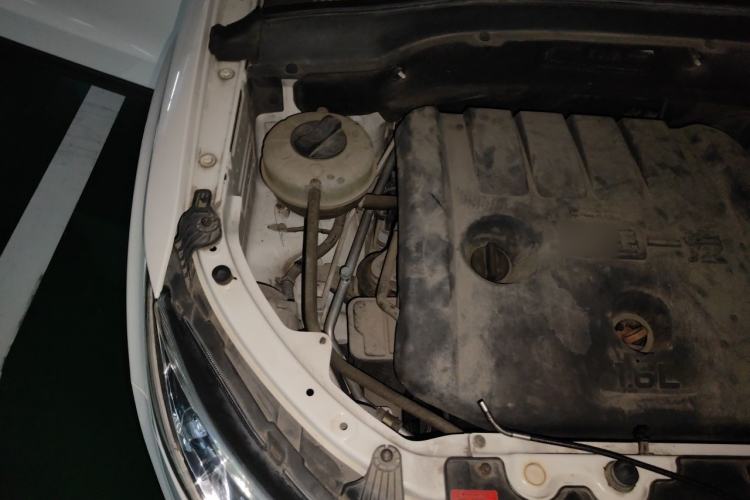 Used FAW Senya R7 2016 1.6L Manual Smart Version Engine Bay Right