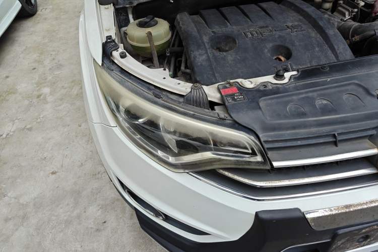 Used FAW Senya R7 2016 1.6L Manual Luxury Model Engine Bay Right