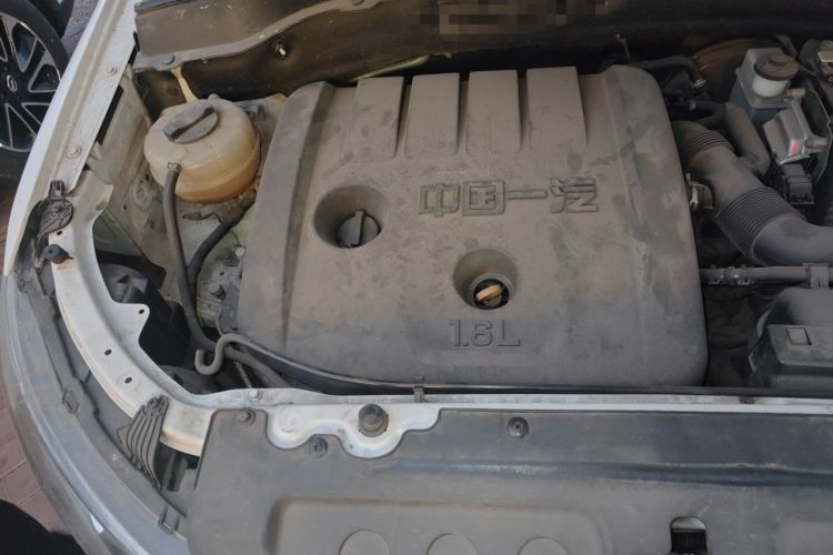 Used FAW Senya R7 2016 1.6L Automatic Luxury Model Engine Bay Right