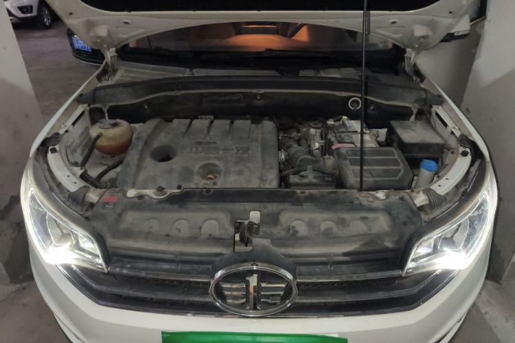 Used FAW Senya R7 2016 1.6L Automatic Prestige Model Engine Bay