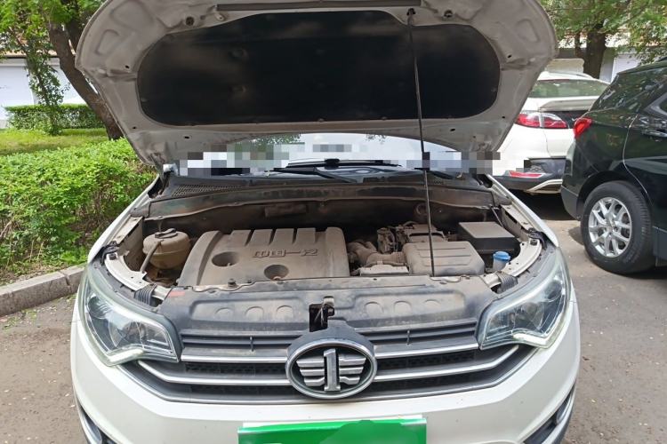 Used FAW Senya R7 2016 1.6L Manual Luxury Model Engine Bay