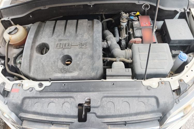 Used FAW Senya R7 2016 1.6L Manual Luxury Model Engine Bay