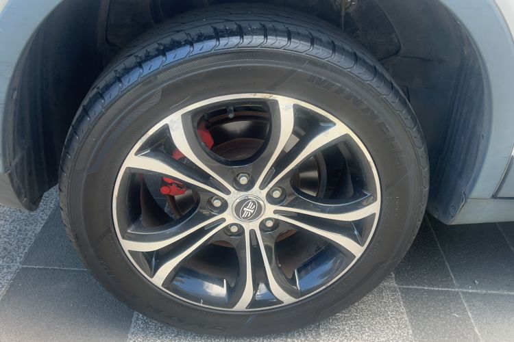 Used FAW Senya R7 2016 1.6L Automatic Luxury Model Exterior 11