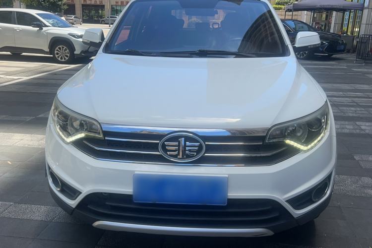 Used FAW Senya R7 2016 1.6L Automatic Luxury Model Exterior 2