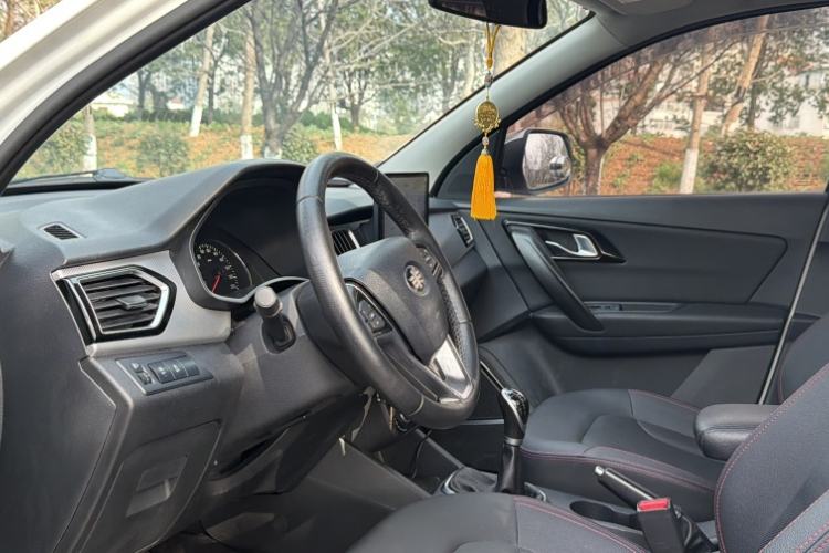 Used FAW Senya R7 2016 1.6L Manual Smart Version Exterior 2