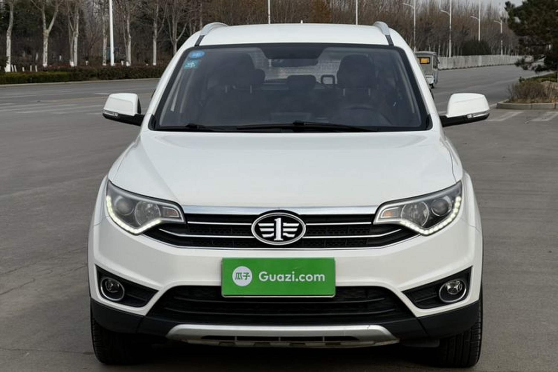 Used FAW Senya R7 2016 1.6L Automatic Smart Version Exterior 4