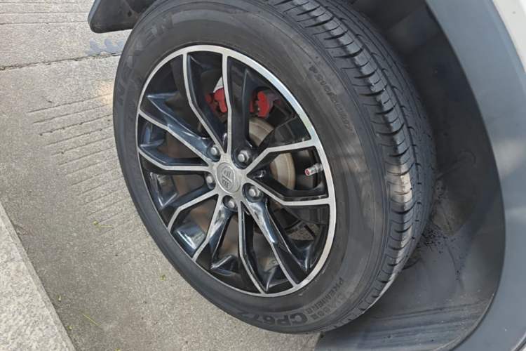 Used FAW Senya R7 2016 1.6L Manual Luxury Model Exterior 5