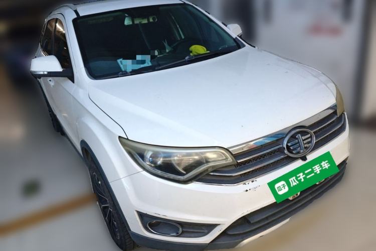 Used FAW Senya R7 2016 1.6L Manual Luxury Model Front Right 45 Deg
