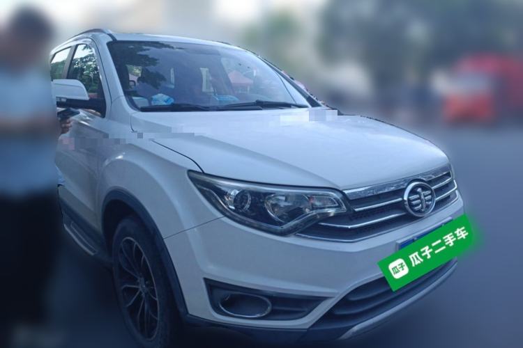 Used FAW Senya R7 2016 1.6L Manual Luxury Version Front Right 45 Deg