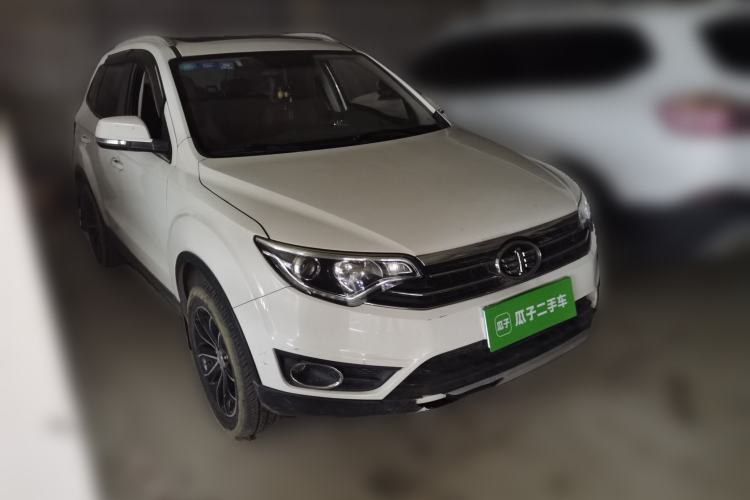 Used FAW Senya R7 2016 1.6L Manual Smart Version Front Right 45 Deg