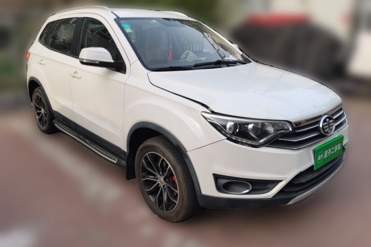 Used FAW Senya R7 2016 1.6L Manual Luxury Model Front Right 45 Deg