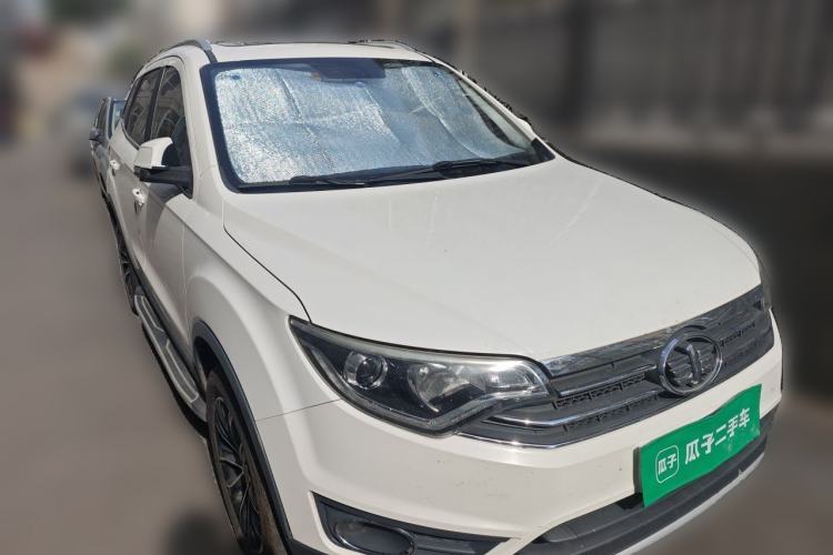Used FAW Senya R7 2016 1.6L Manual Luxury Version Front Right 45 Deg