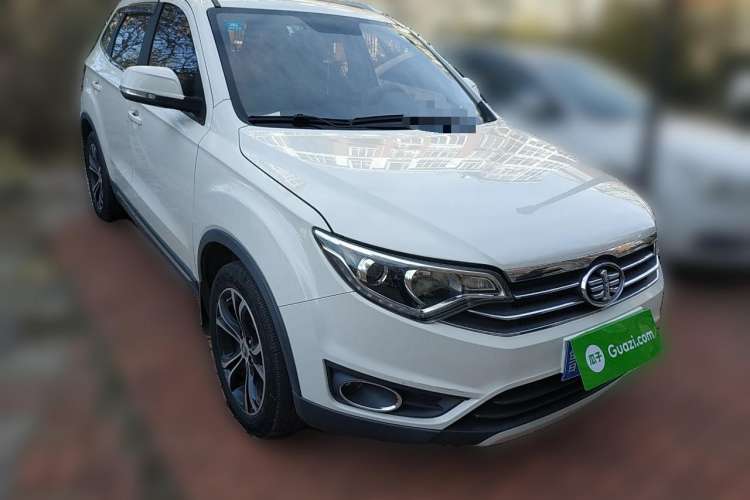 Used FAW Senya R7 2016 1.6L Automatic Prestige Model Front Right 45 Deg